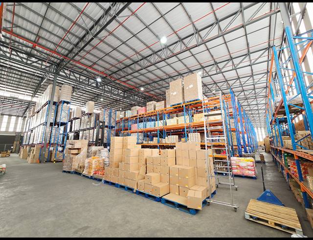 7,649M² WAREHOUSE TO LET IN NORTH RIDING